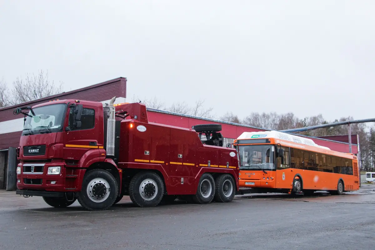Грузовой эвакуатор VOLVO FM