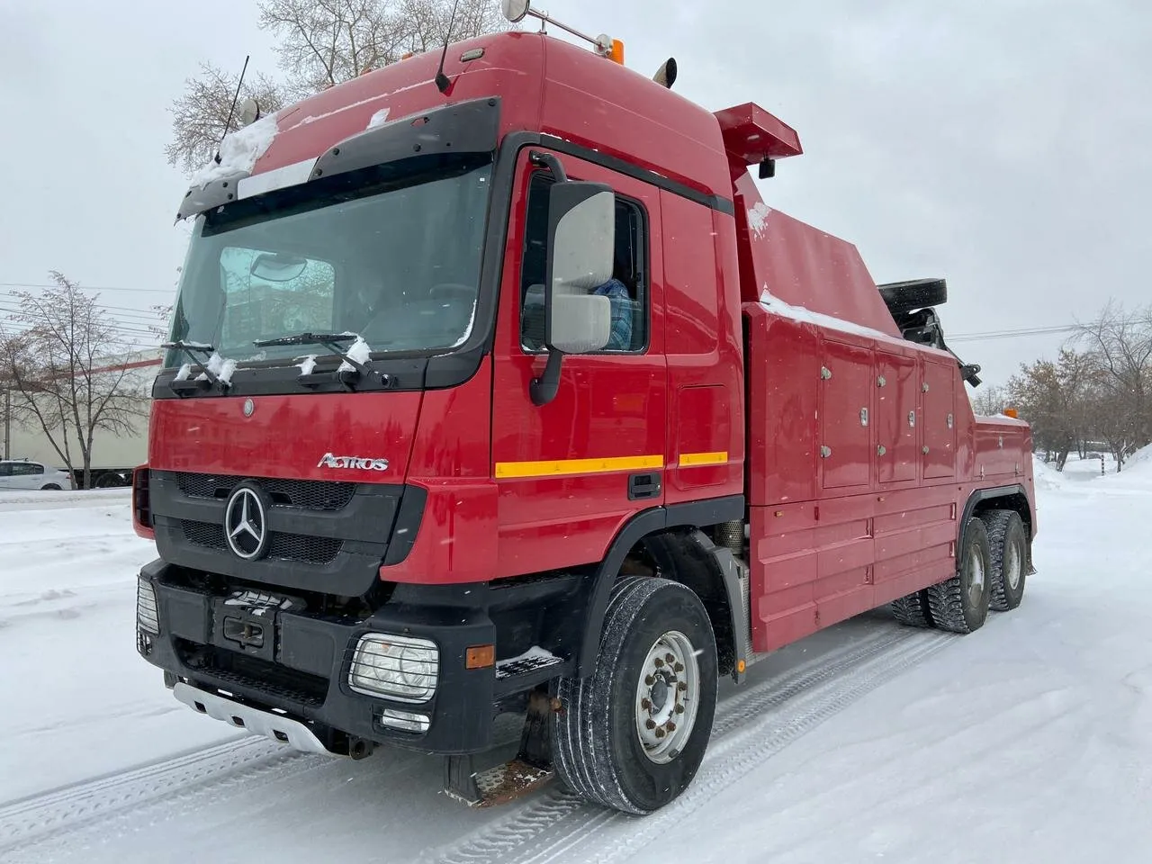 Грузовой эвакуатор VOLVO FM