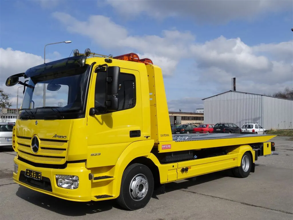 Грузовой эвакуатор VOLVO FM